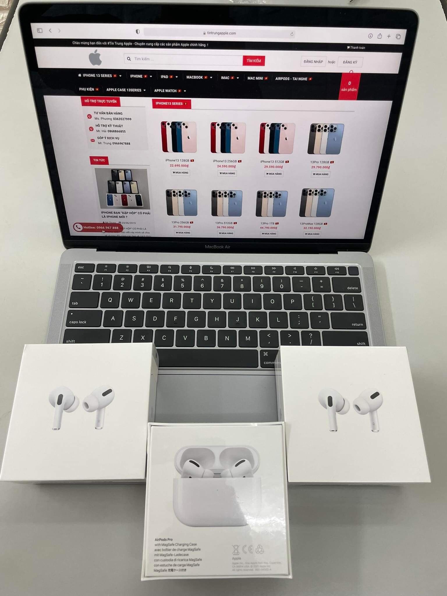 Airpods pro 2 magsafe lightning. AIRPODS Pro 2 MAGSAFE. AIRPODS Pro 2021. Apple AIRPODS Pro MAGSAFE. AIRPODS Pro 2021 коробка.