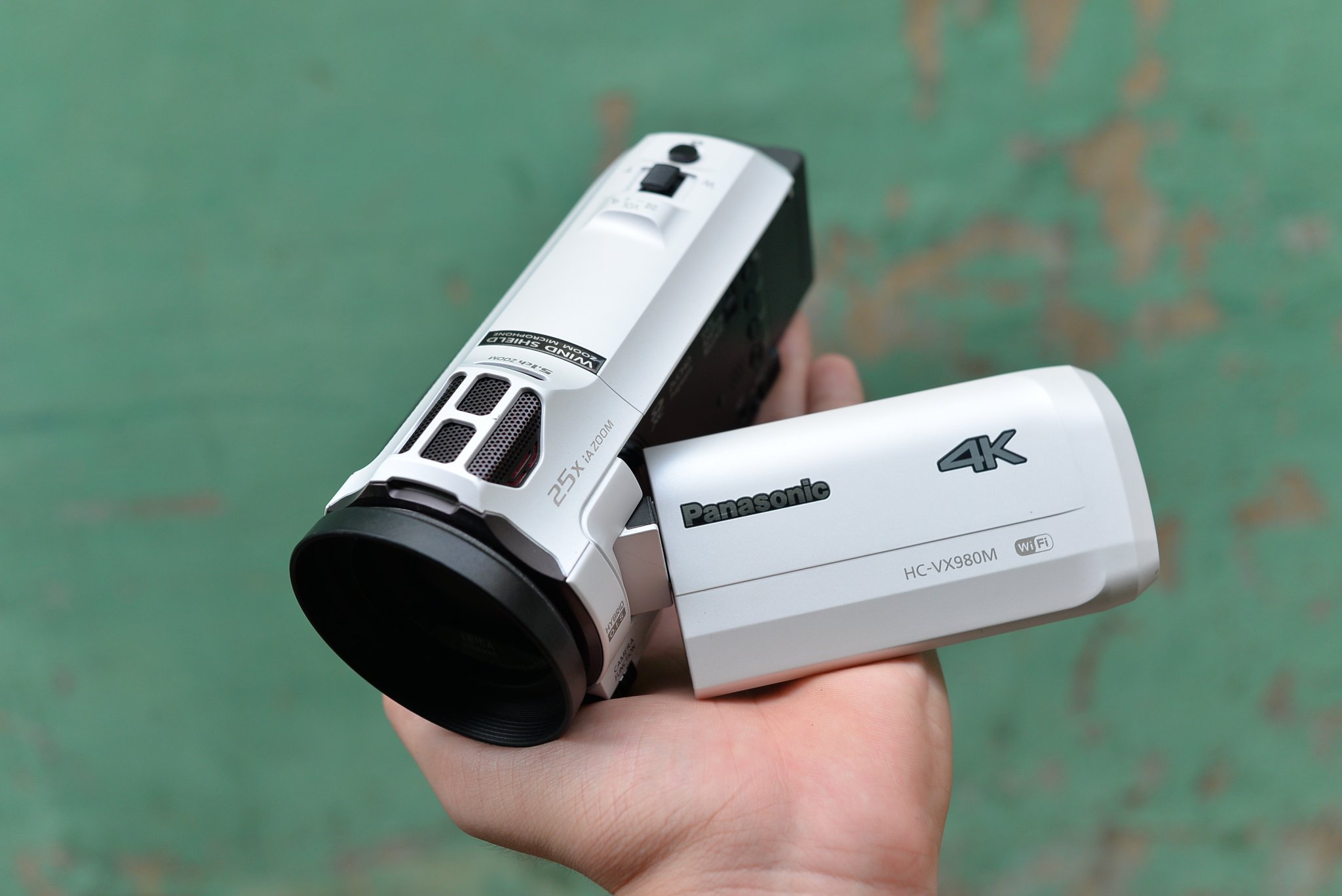 Bộ đôi máy quay 4k: Panasonic WX1M & VX980 giá cực tốt