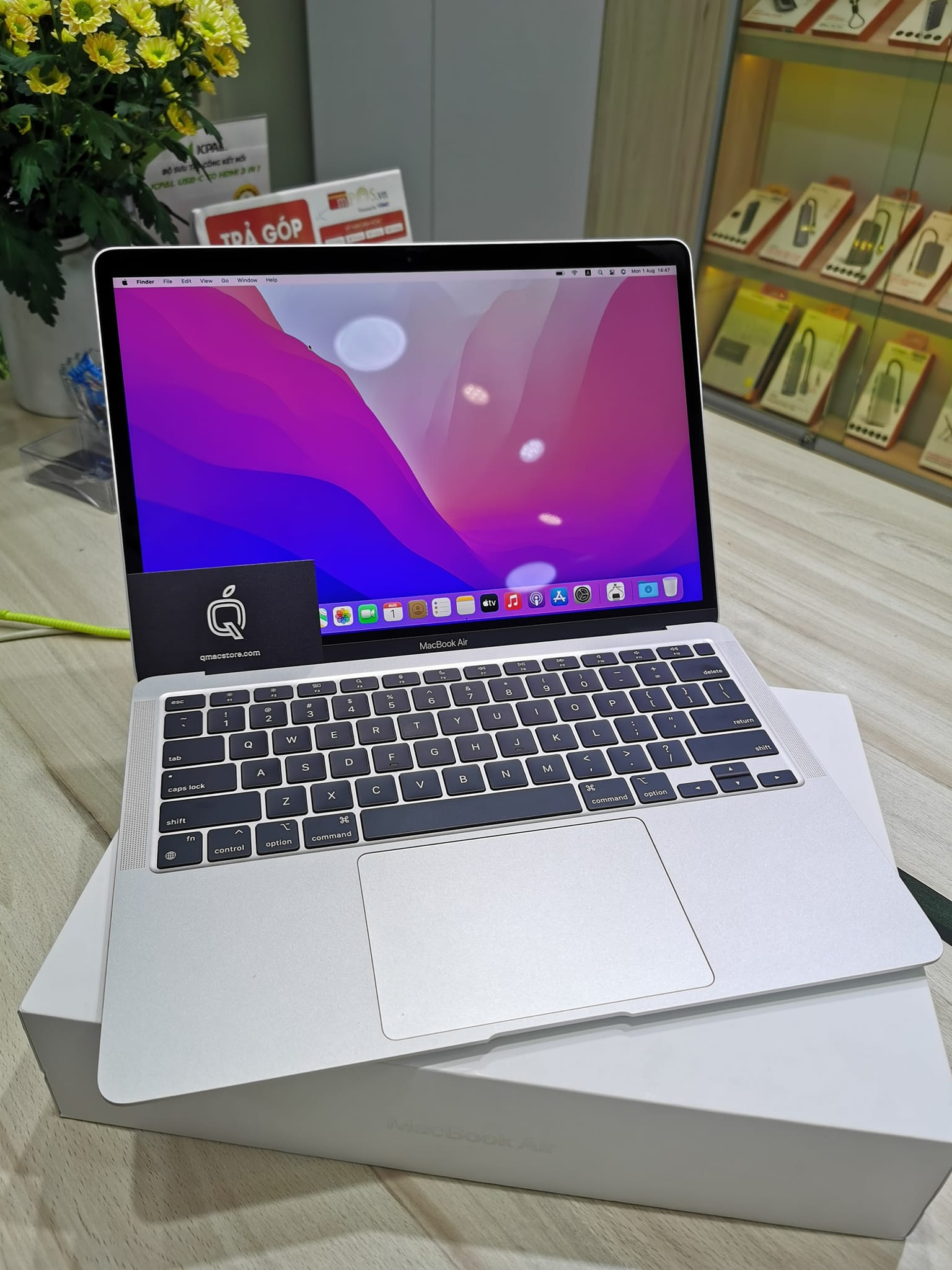 Air M1 likenew MGN93.jpeg