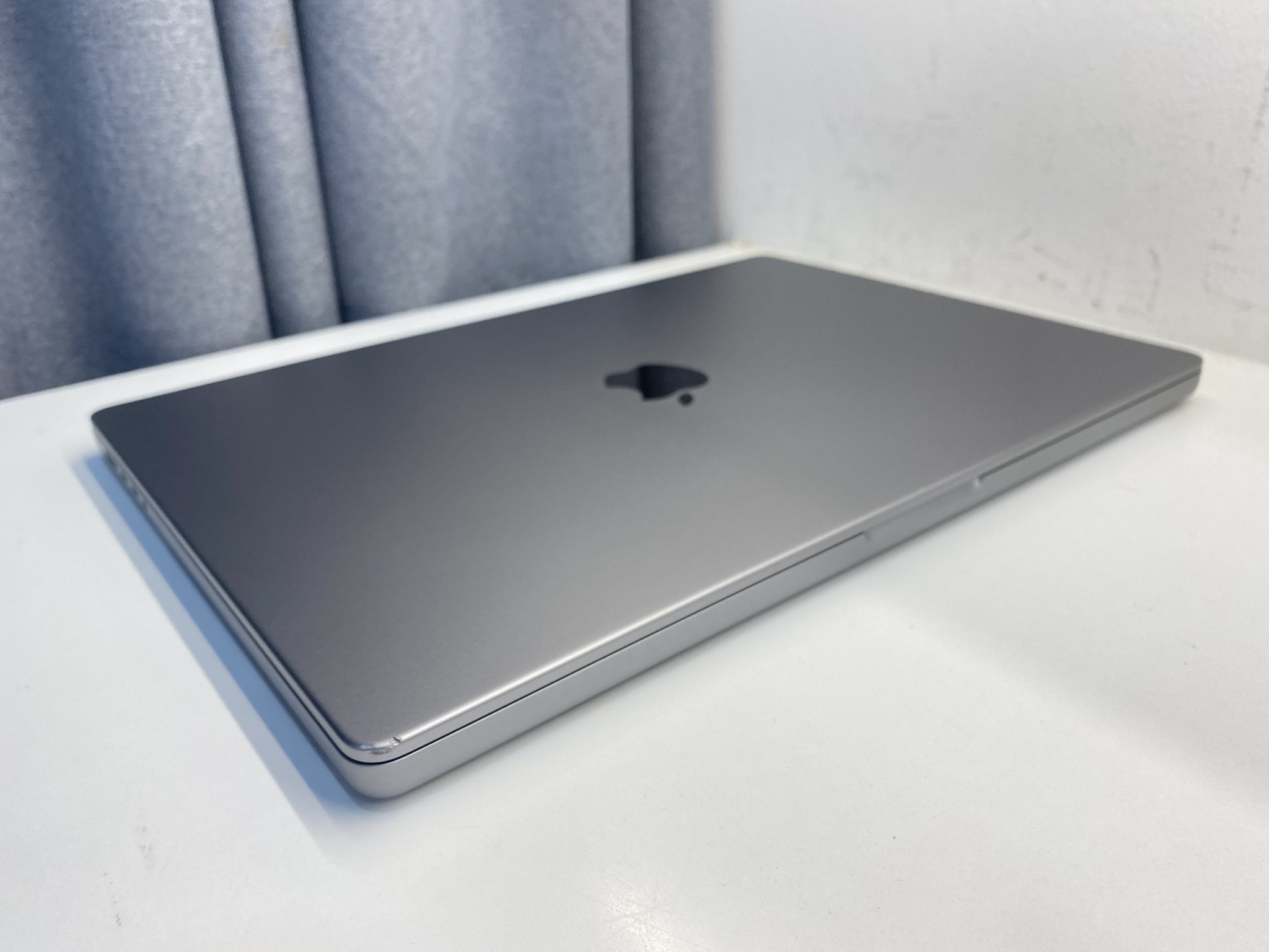 MACBOOK PRO 2021 16 INCHGRAYMDM M1 PRO/RAM 32GB/512GB MÁY 98 41.