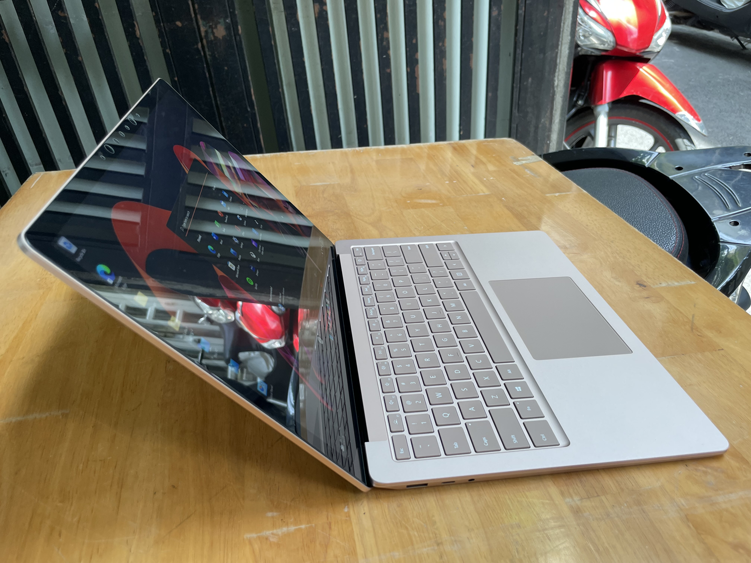 Microsoft Surface Laptop 4 Sandstone (6).png