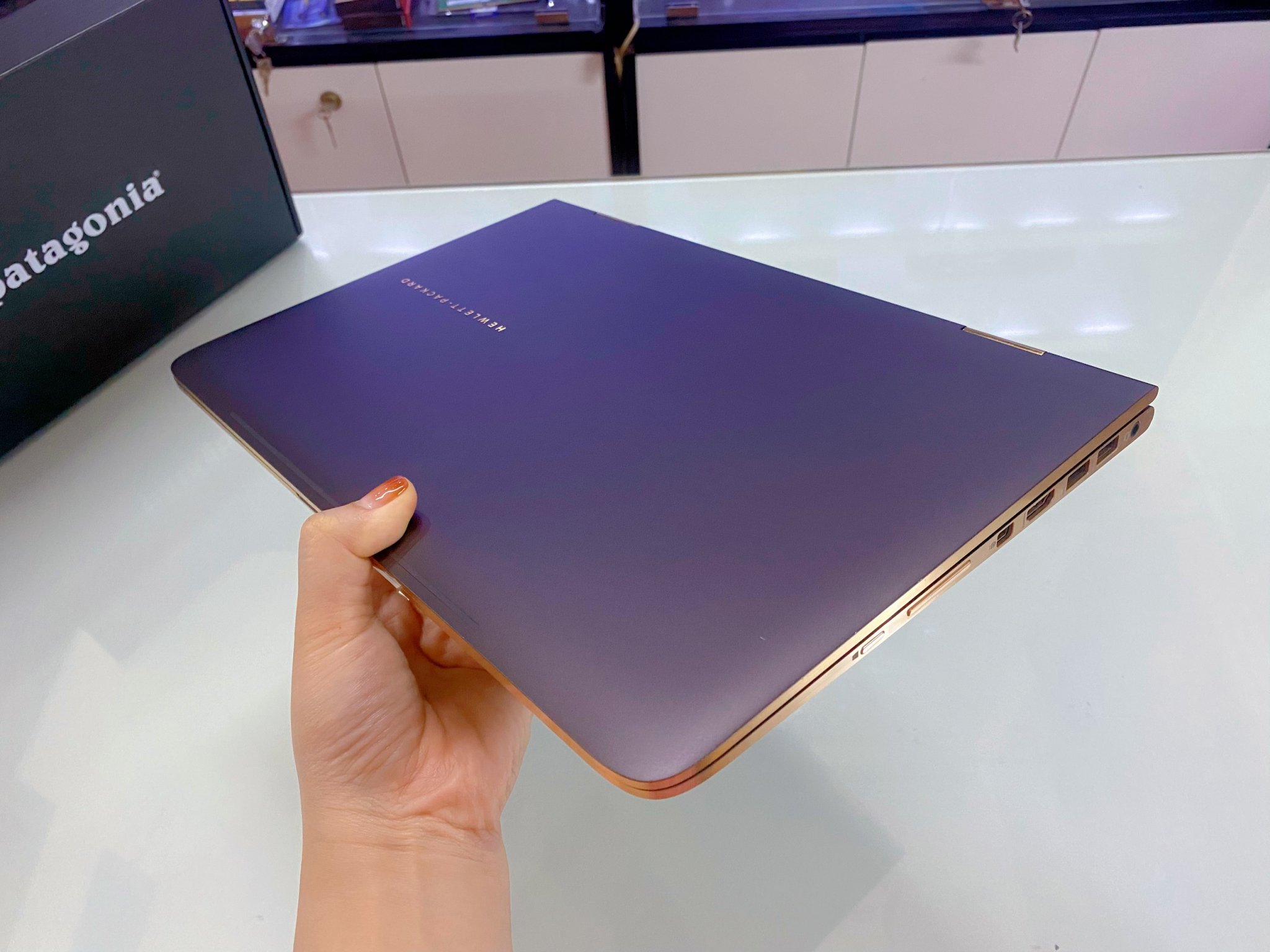 HP Spectre X360 13-4129TU mỏng đẹp - Core i5 6200U/ RAM 8GB/ SSD