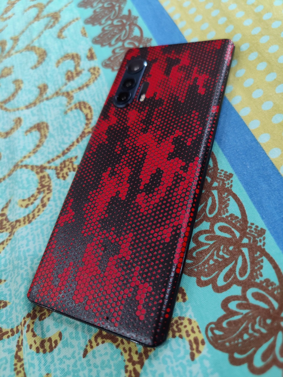 Motorola Edge Plus ram 12Gb/256Gb máy mỹ. màn hình thác đổ cực đẹp new