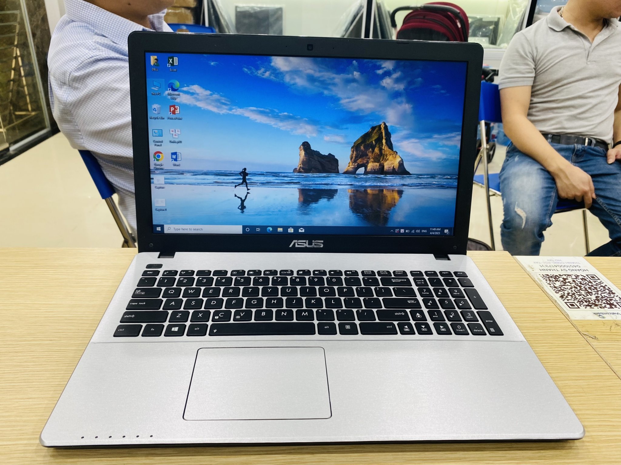 ✓ Laptop Asus X550 core i5-4200 Ram 8Gb SSD 128Gb GT720 2Gb 15.6