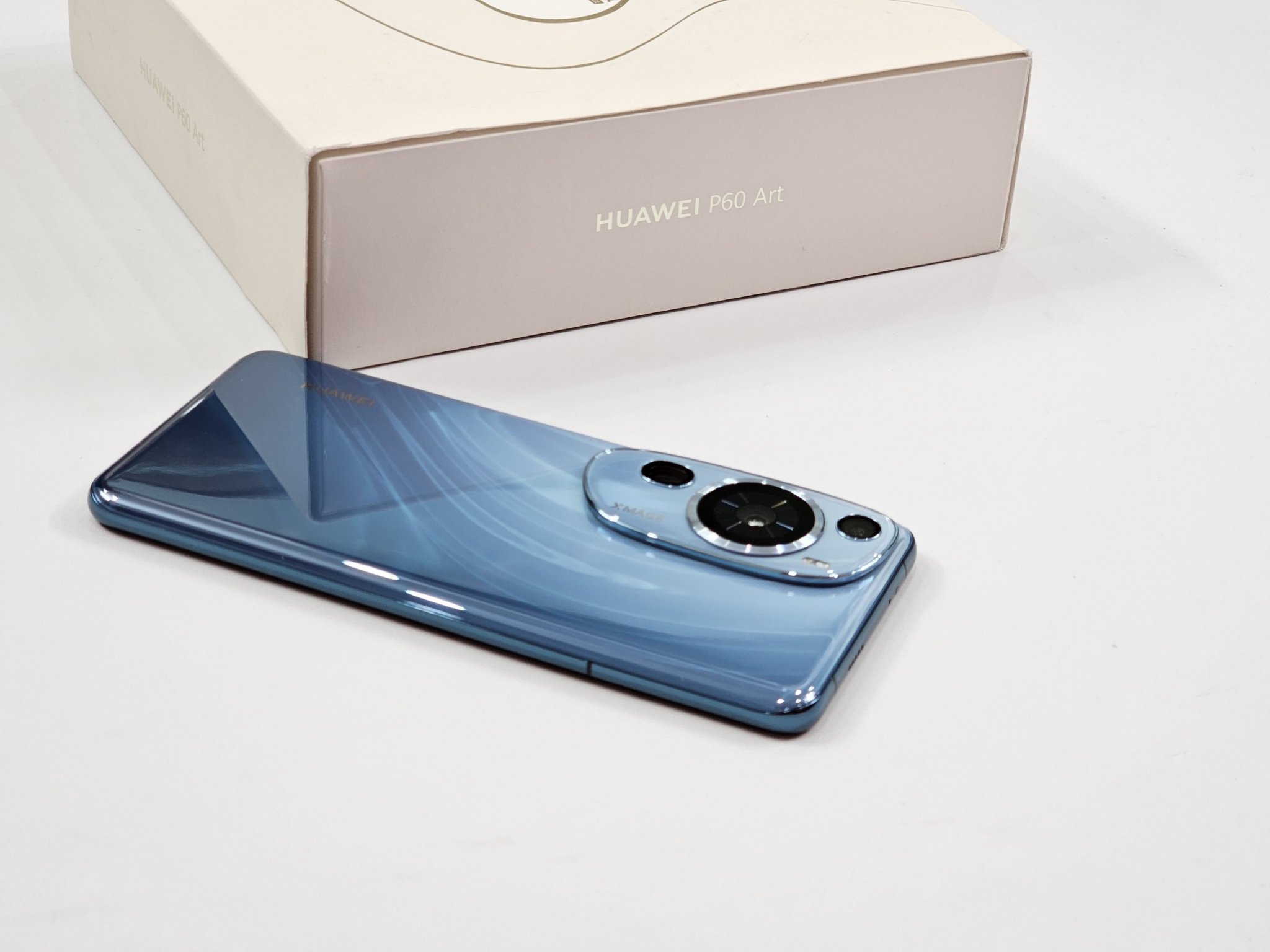 Huawei P60 Art ra mắt với camera mở khẩu 14 khủng ngang DSLR ăn đứt  iPhone