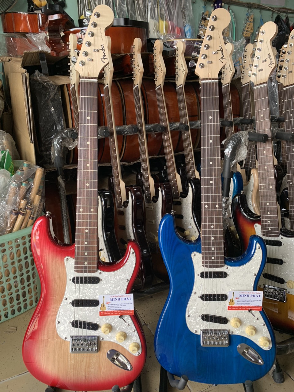 Cửa hàng bán đàn guitar điện chất lượng tại TPHCM - Minh Phát Music - 13