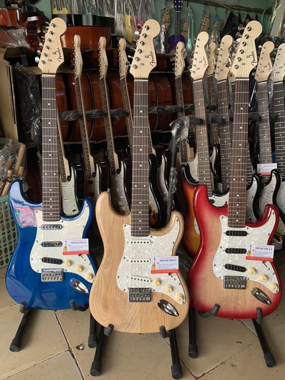 Cửa hàng bán đàn guitar điện chất lượng tại TPHCM - Minh Phát Music - 15