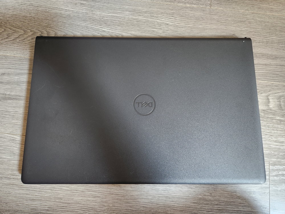 Dell Inspiron 15 3520 01.jpg