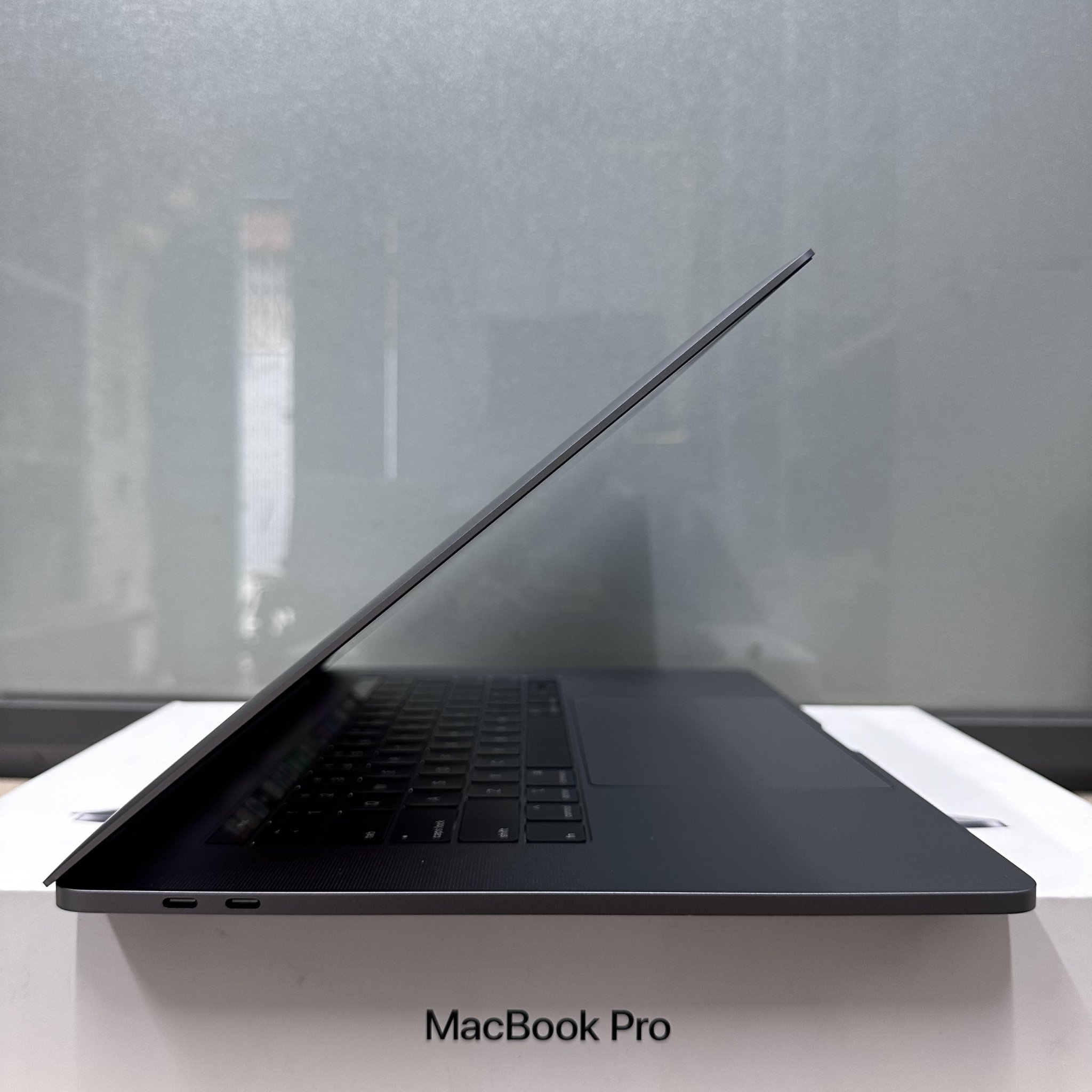 Macbook Pro (15-inch, 2019) i9/Ram 16G/SSD 512G (Touch Bar,Touch ID) mới FULL BOX 20295259_macbook-pro-2019-i9-full-box_1