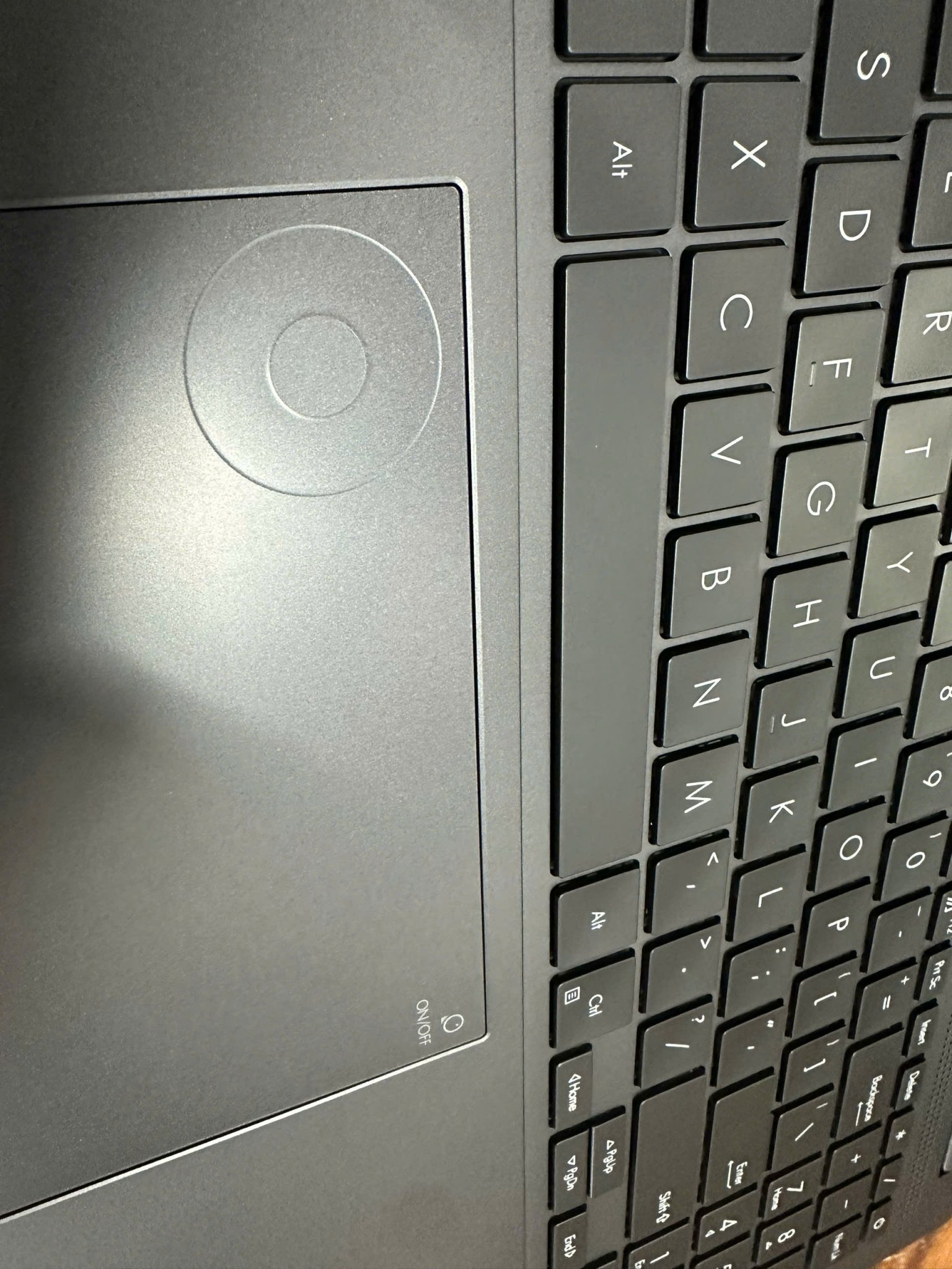 Asus Vivobook Pro 15 OLED Q533 (3).jpg