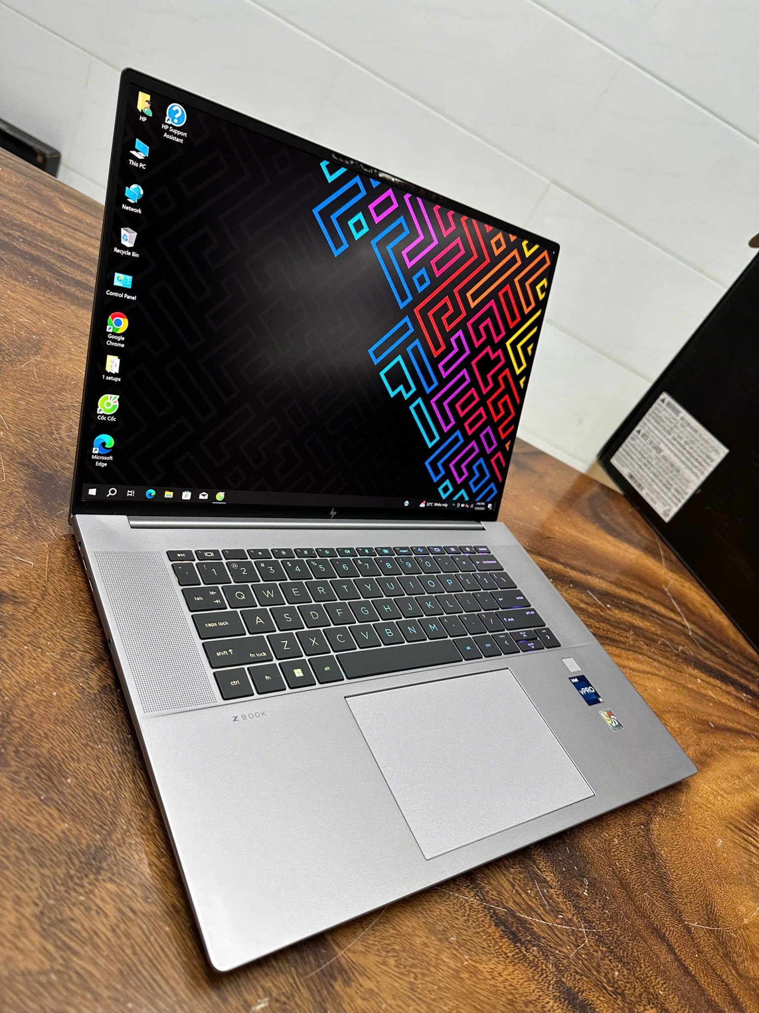 Hp Zbook studio 16 G10 core i9 (1).jpg
