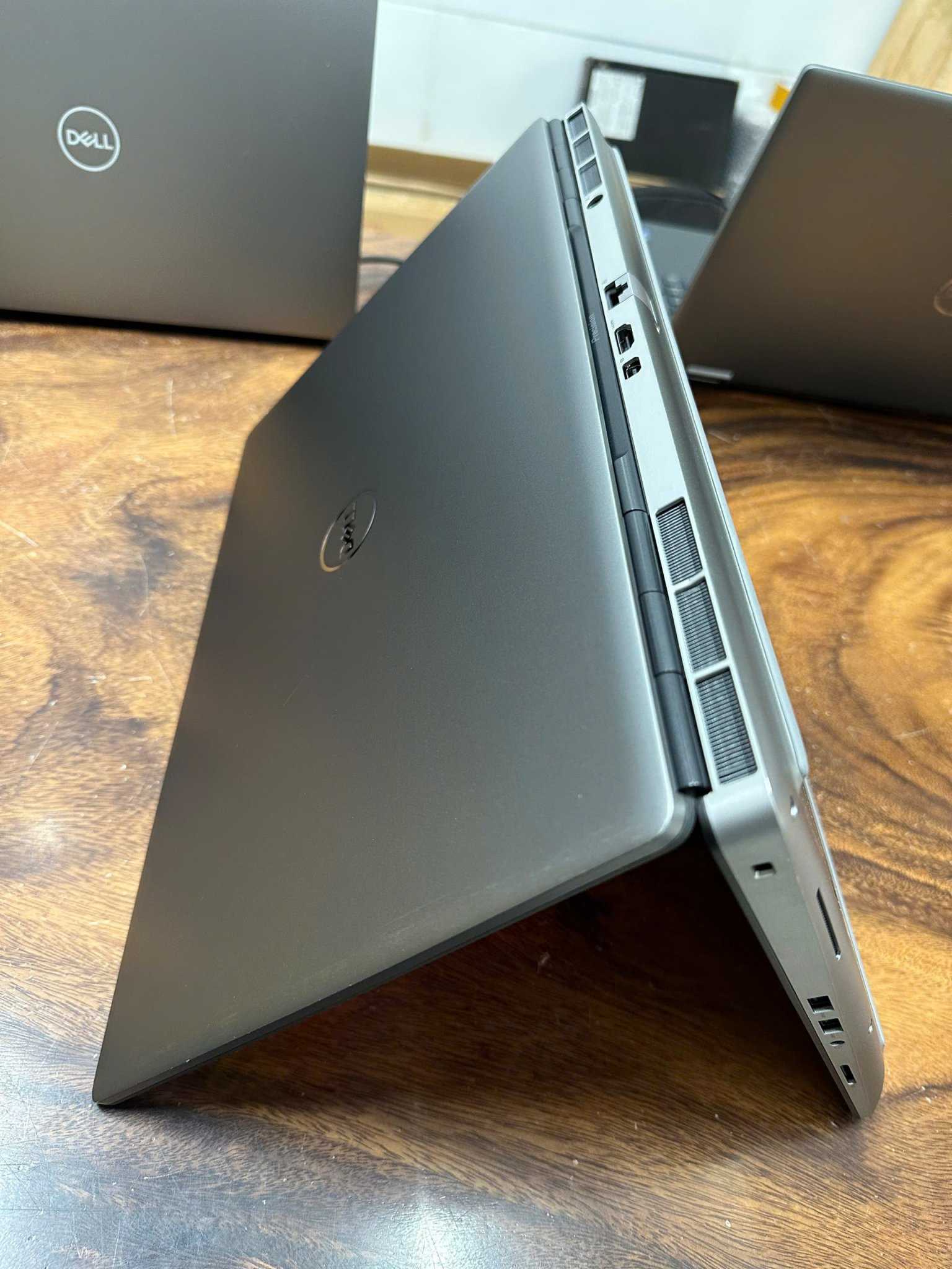 dell precision 7760 core i9 (5).jpg