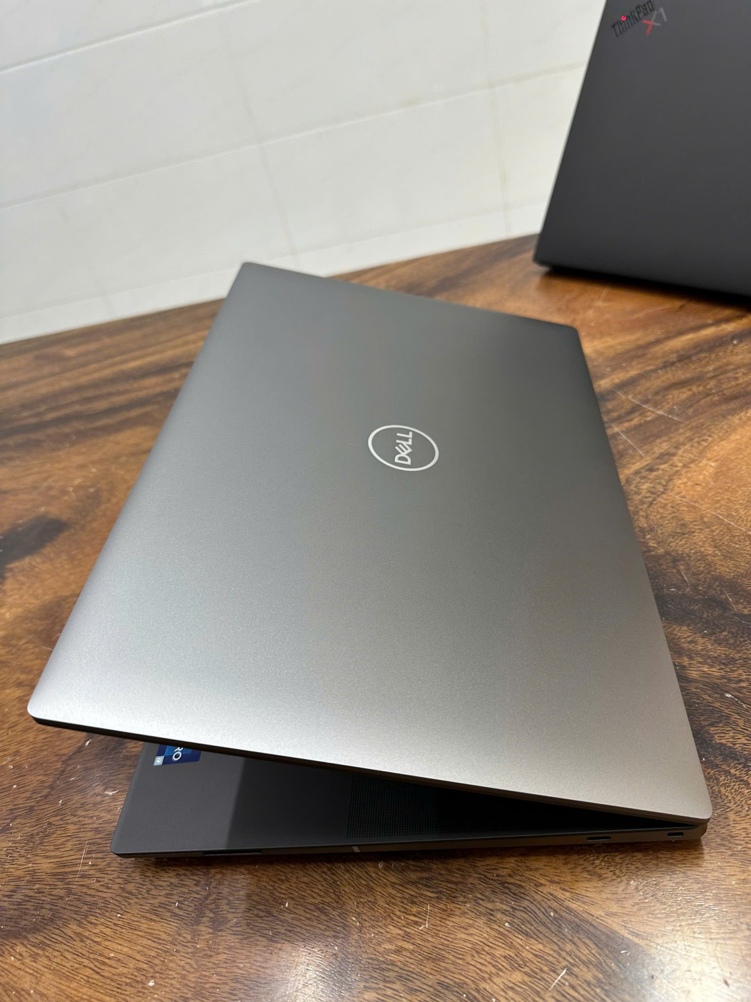 Dell Precision 5680 core i7 LCd 4K Oled Touch anh 2.jpg
