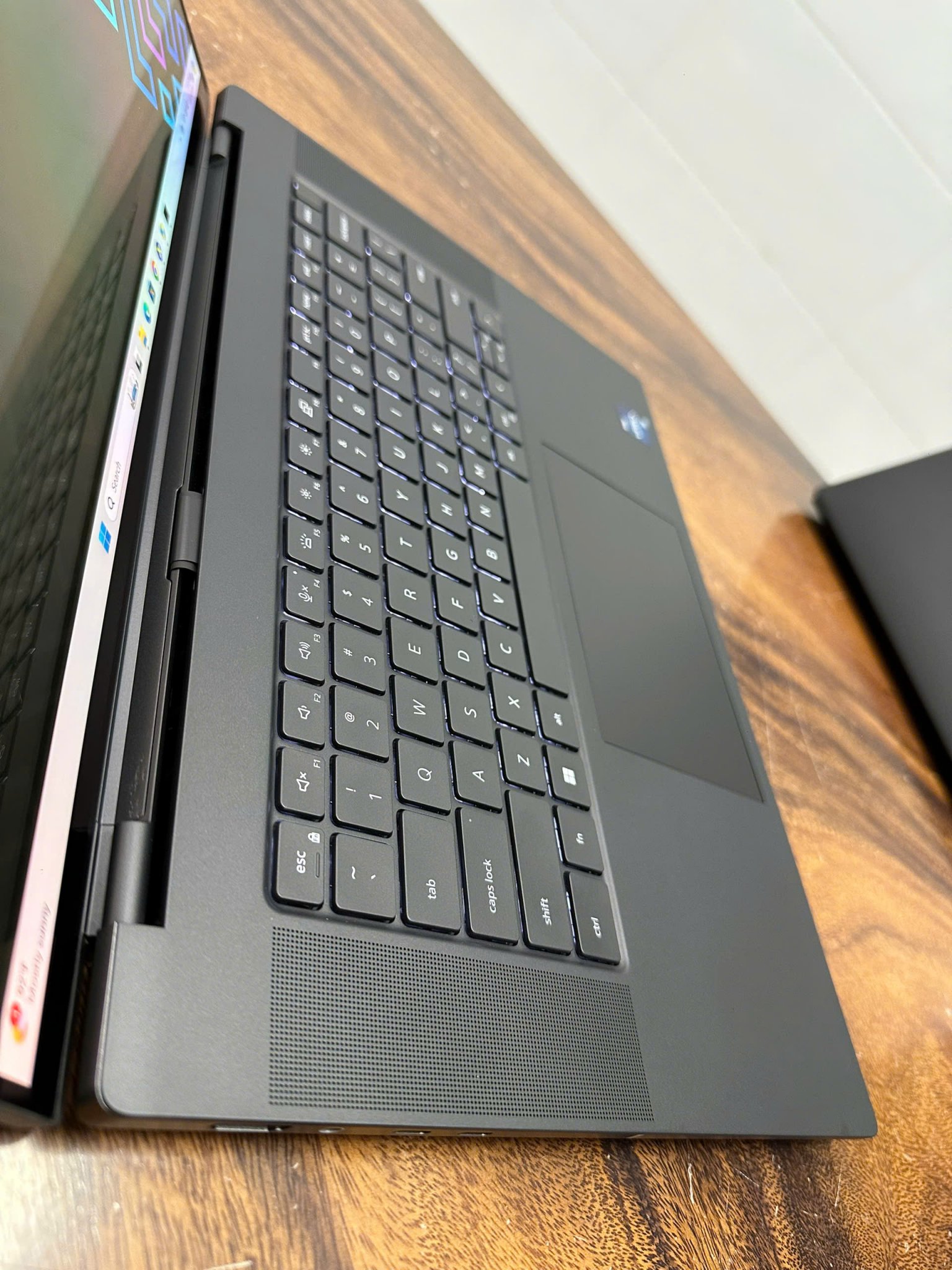 Dell Precision 5680 core i7 LCd 4K Oled Touch anh 5.jpg