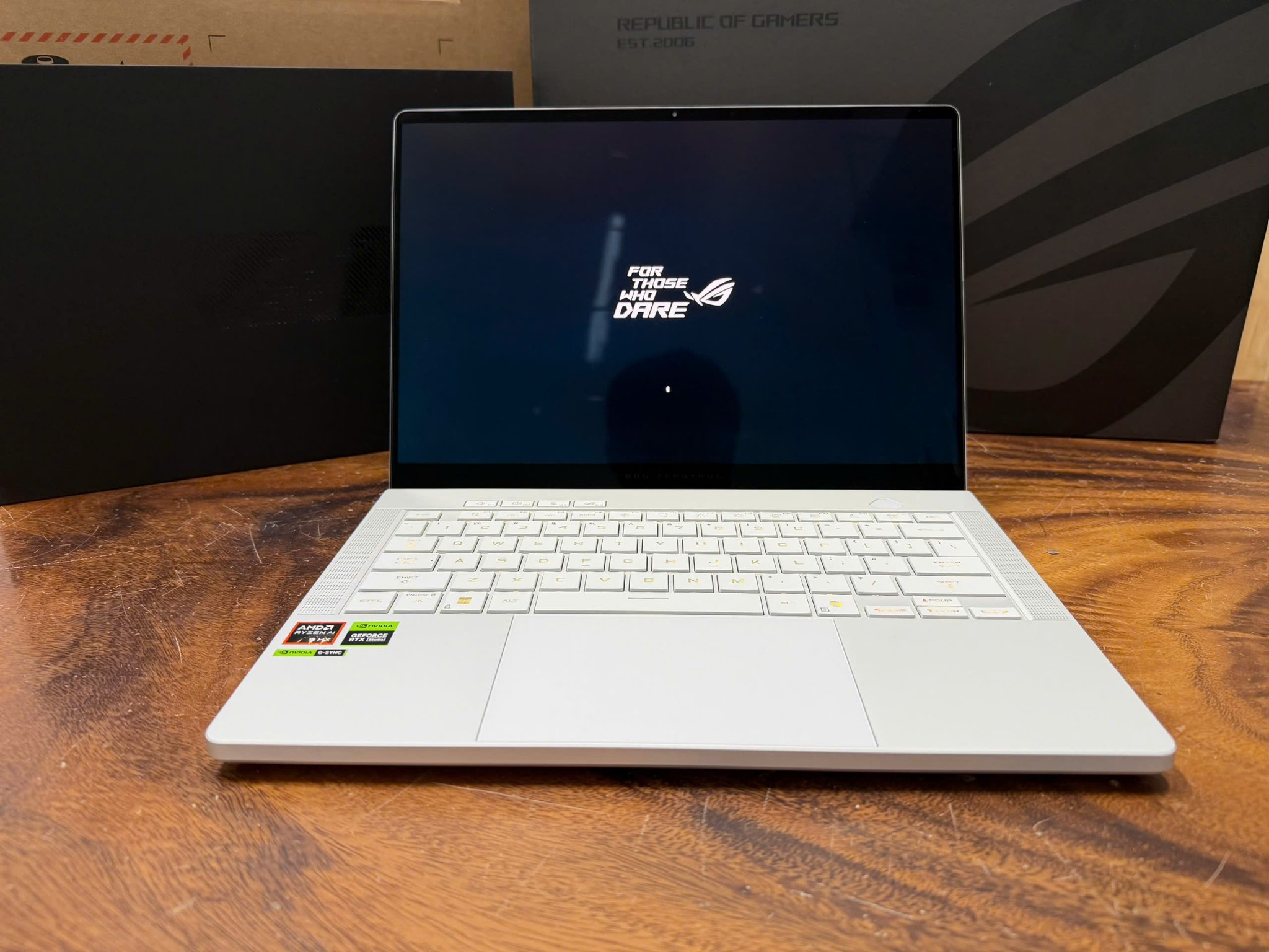 Asus Zephyrus G14 GA403WR (8).jpg