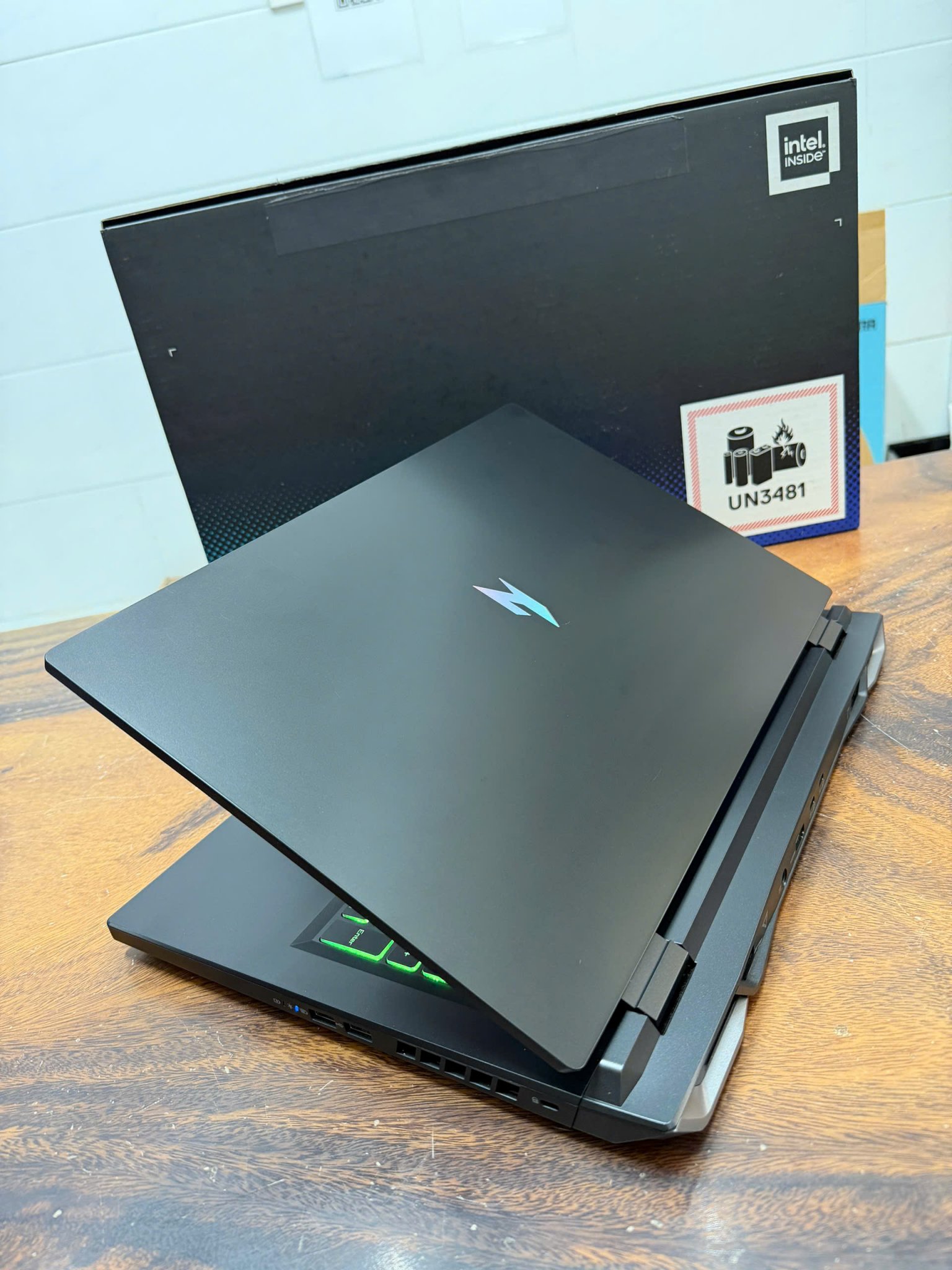 Acer Nitro 17 an17-42-r9th (7).jpg